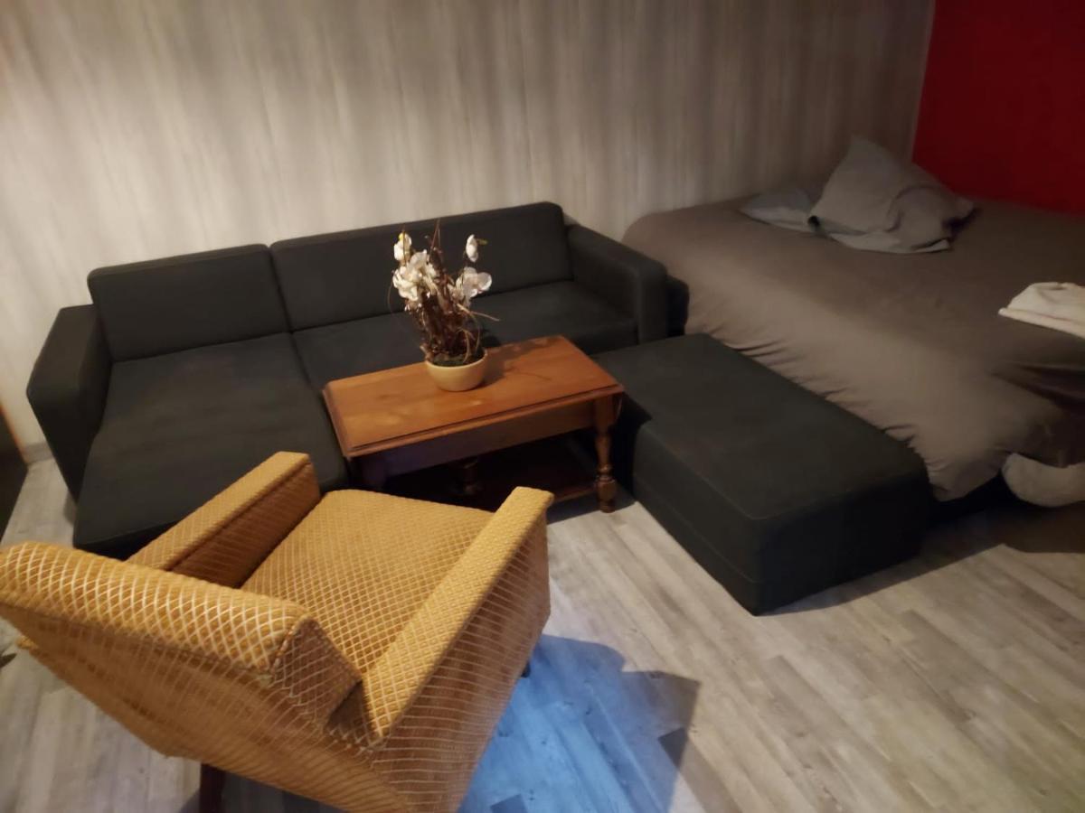 Apartment Detente