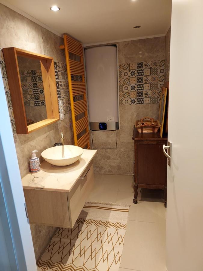 Detente Apartment